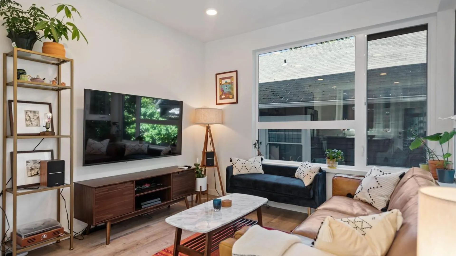 Urban Abode 22 By Betterstay Seattle